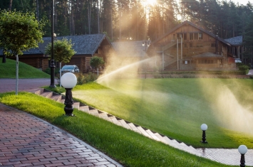 度假地区草坪洒水装置